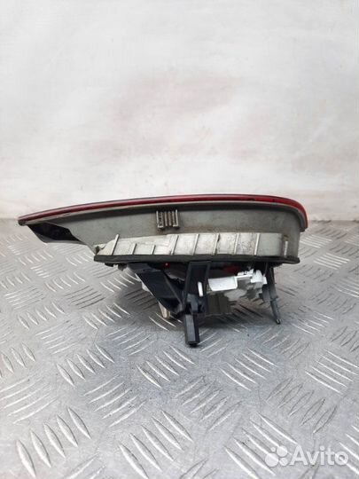 Фонарь крышки багажника правый Audi A4 универсал