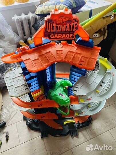 Хотвилс трек (Hotwheels) Ultimate Garage