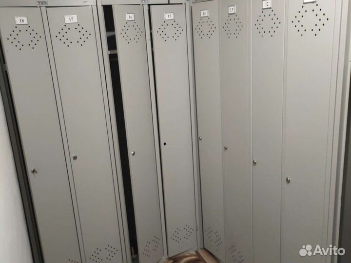 Металлический шкаф в раздевалку бу