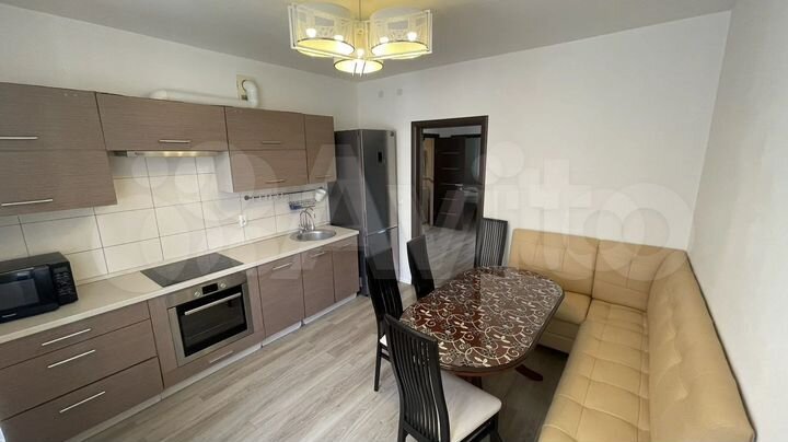 3-к. квартира, 100 м², 7/14 эт.