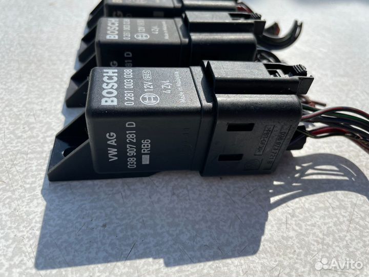 Реле свечей накаливания VAG 038907281D