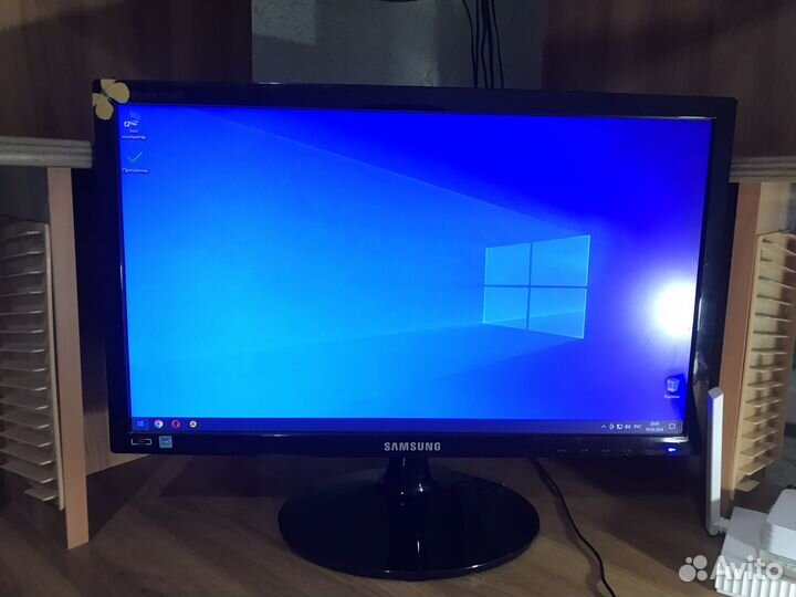 Монитор Samsung