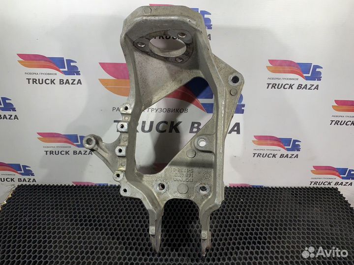 Кронштейн амортизатор кабины правый