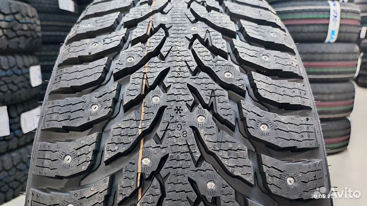 Nokian Tyres Hakkapeliitta 9 SUV 295/40 R21 111T