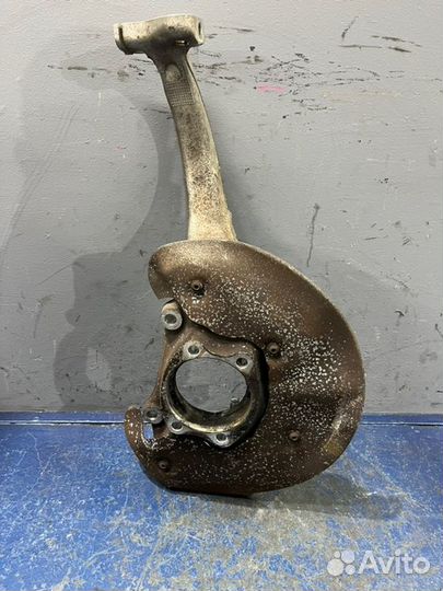 Кулак поворотный передний правый Audi A6 C7