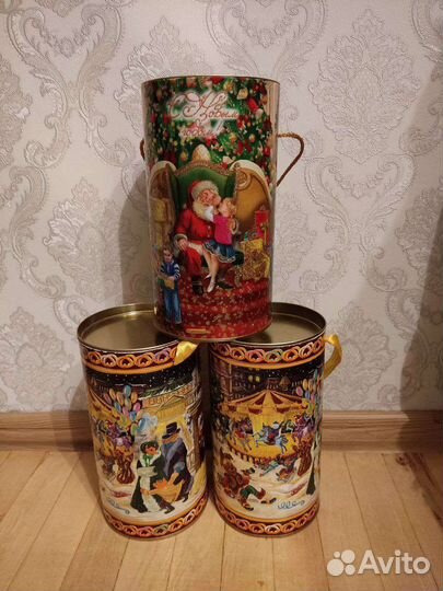 Железные подарочные банки к новому году бу
