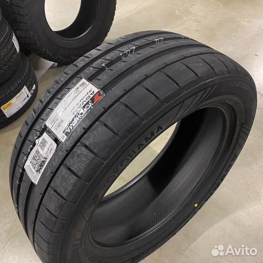 Yokohama Advan Sport V107 295/35 R22 108Y