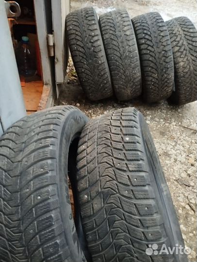 Michelin 4x4 Alpin 215/60 R16