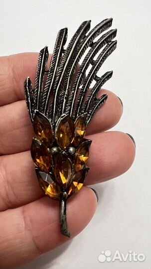 Крупная брошь с чернением и чайными кристаллами