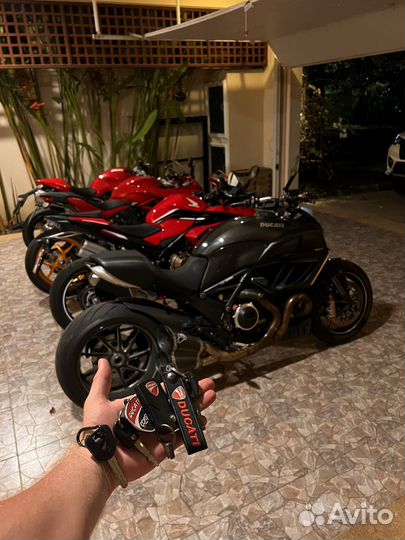 Прокат мотоцикла Ducati Diavel S Carbon