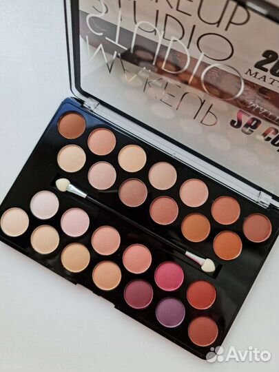 Палетка теней для век