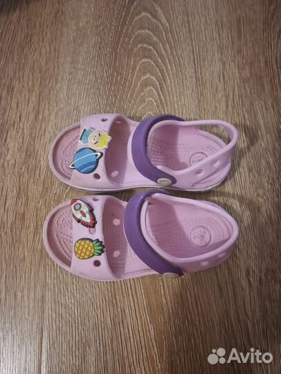 Сандалии crocs c8