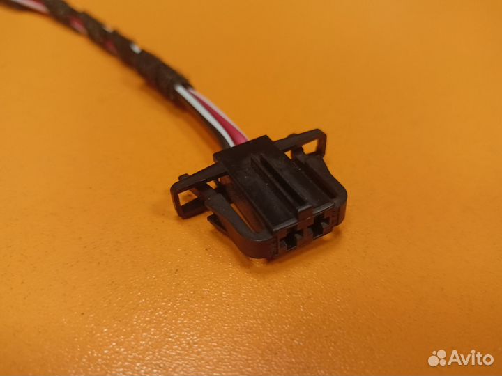 Разъем VAG 038972702