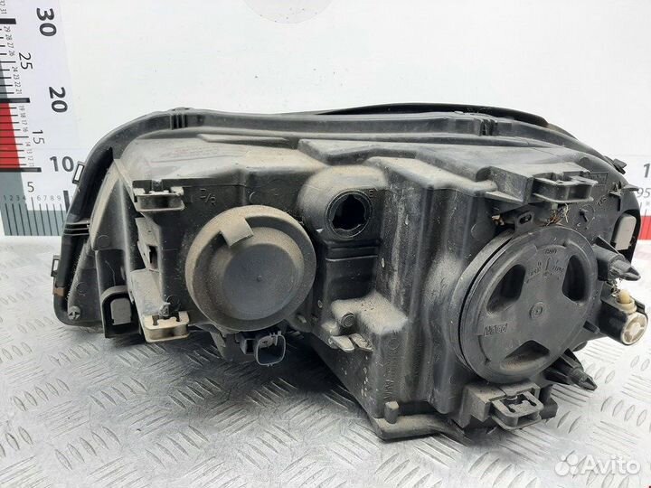 Фара правая Volvo XC90