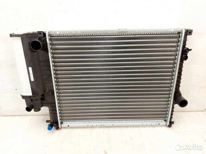 Радиатор охлаждения BMW 5 (E39) 528i 1995-2000