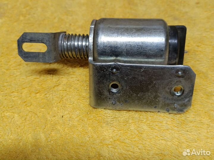 Втягивающее реле багажника на нексию