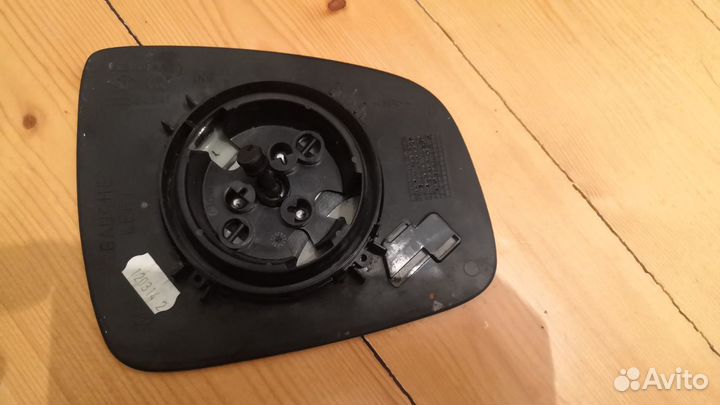 Зеркальный элемент (левый) Renault Duster