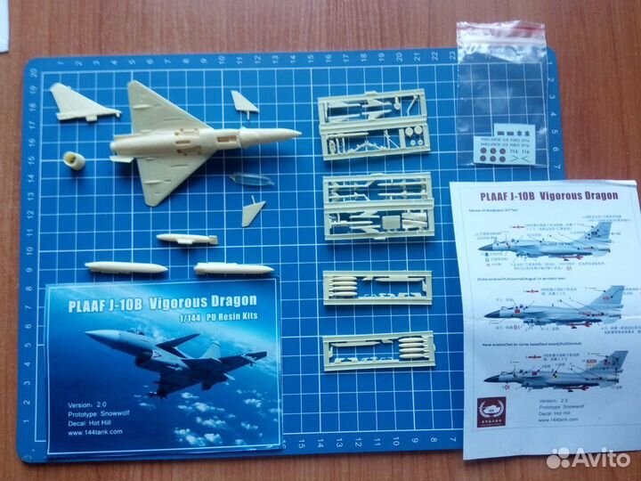 J-10B 1/144 Сборная модель