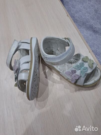 Сандалии для девочки 24 размер