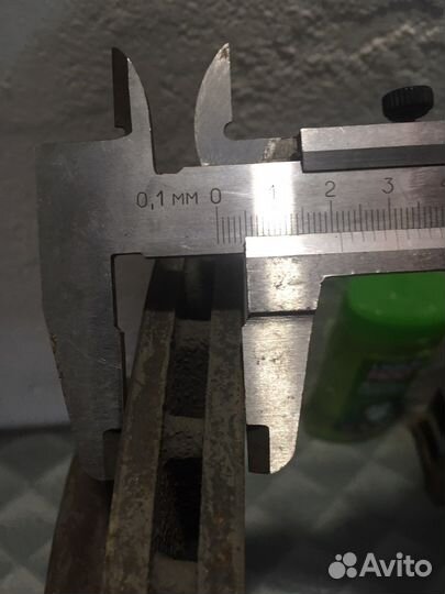 Продам диски тормозные передние
