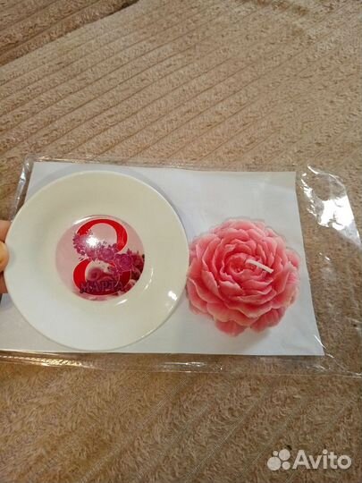 Свеча и подсвечник