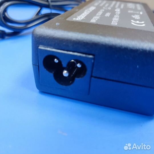 Блок питания для ноутбука samsung 19V 4.74A