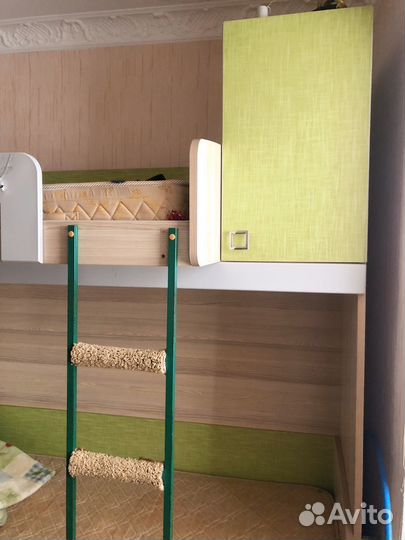 Продается 2-х ярусная кровать трансформер