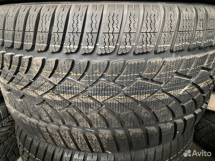 Dunlop SP Winter Sport 3D 235/35 R19 и 295/30 R19 91W