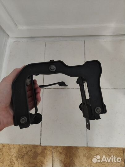 Кронштейн крепление насоса бочка эгур Ford Focus 2