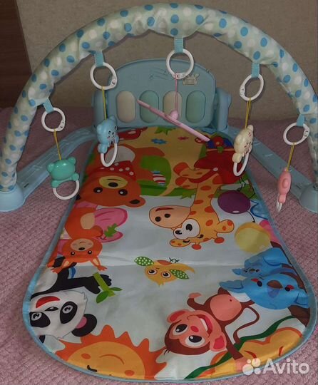 Развивающий коврик с пианино