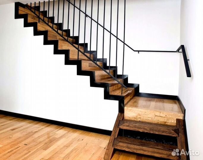 Лестница в коттедж