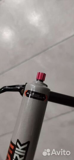 Вилка Rock Shox Lyrik