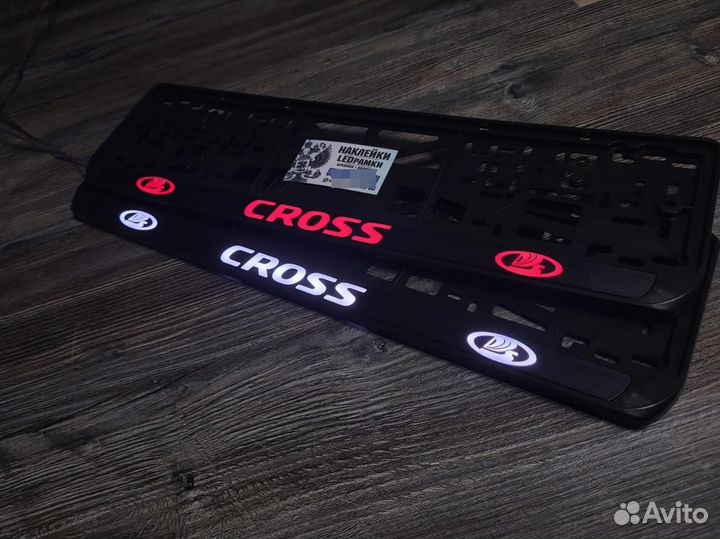 Рамка номерного знака с подсветкой текста