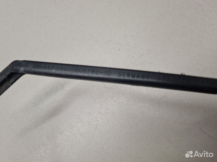 Уплотнитель стекла двери задний правый BMW X1 E84