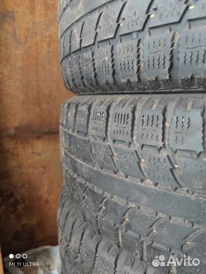 Toyo Observe GSi-5 225/60 R17 99T
