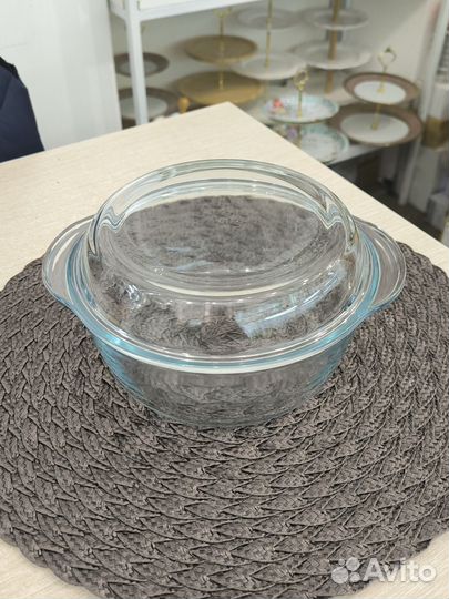 Стеклянная кастрюля