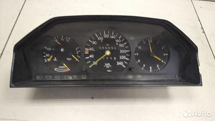 Панель приборов Mercedes-Benz E-class