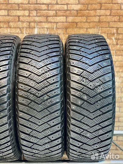 Goodyear UltraGrip Ice Arctic SUV 225/65 R17