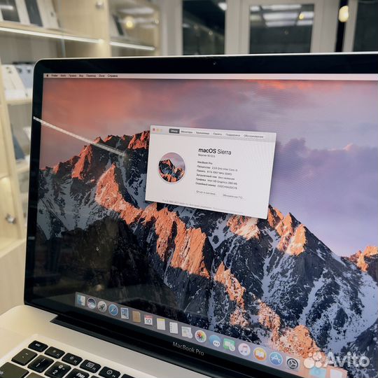 Отличный MacBook Pro 17 2010