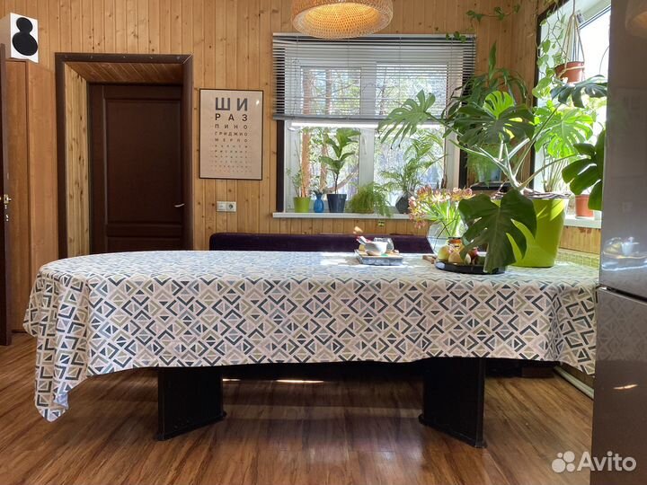 Стол обеденный большой