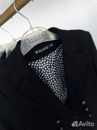 Жакет, пиджак черный для девочки новый 134