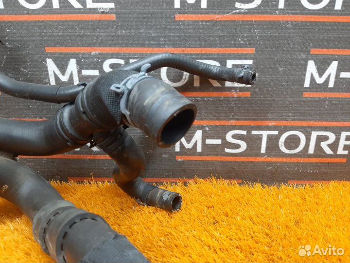 Патрубок системы охлаждения Volkswagen Passat B7