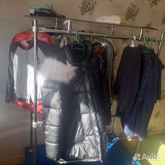 Вешалка для одежды напольная деревянная