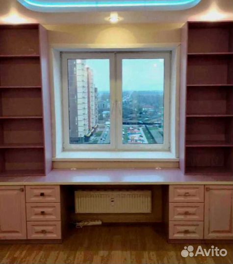 Рабочая зона у окна