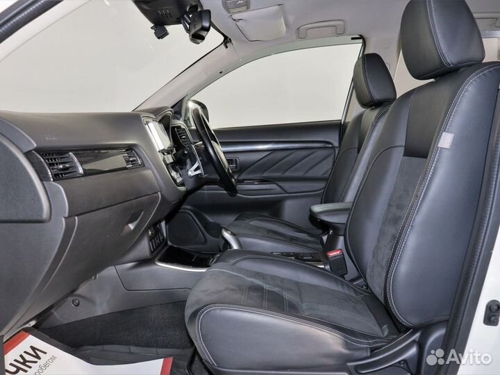 Mitsubishi Outlander 2.0 AT, 2017, 132 600 км