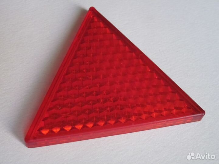Светоотражатель треугольный красный