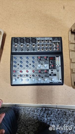 Продам микшерный пульт Beringer 1202FX