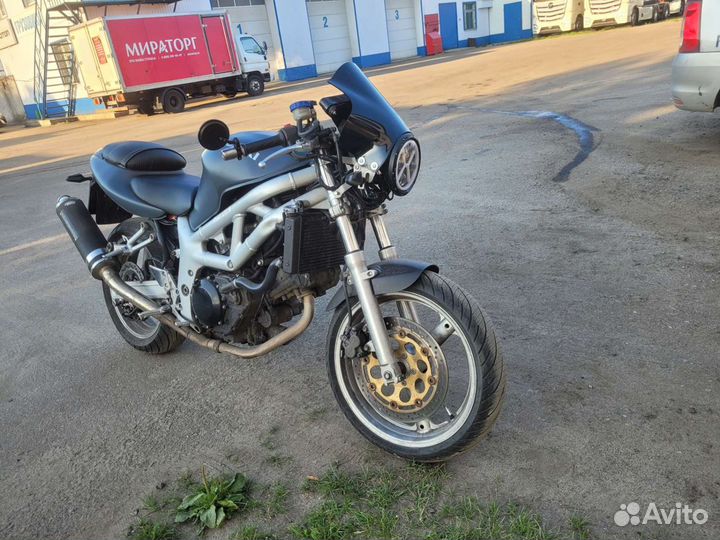 Suzuki SV400S