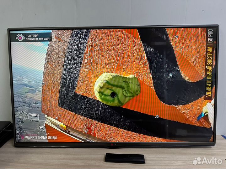 Телевизор LG 42LB552V (110см)