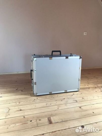 Портативный кейс визажиста